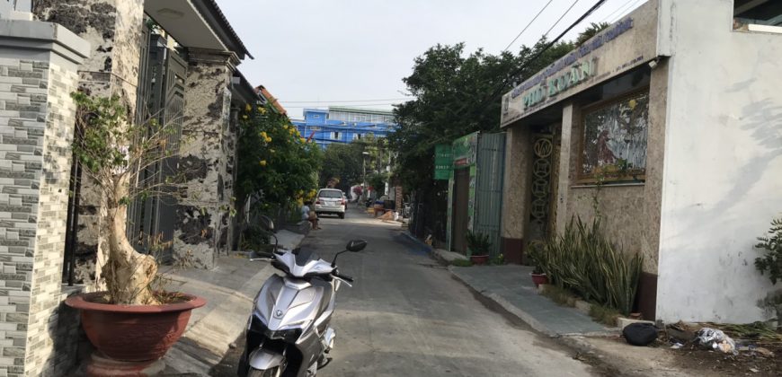 Cần bán lô đất tặng nhà cấp 4 trên đất thuộc phường Phú Hoà, Thủ Dầu Một, Bình Dương
