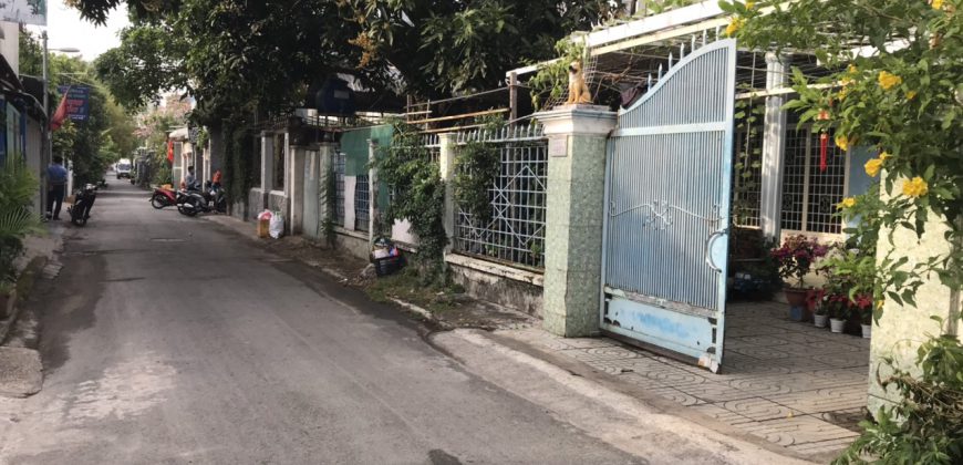 Cần bán lô đất tặng nhà cấp 4 trên đất thuộc phường Phú Hoà, Thủ Dầu Một, Bình Dương